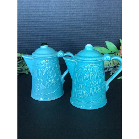Vintage Home on the Range Salt and Pepper Shaker Set - Picture 1 of 7